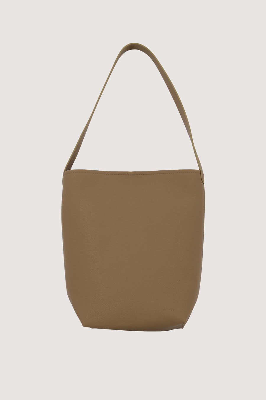 bucket bag | darker sand