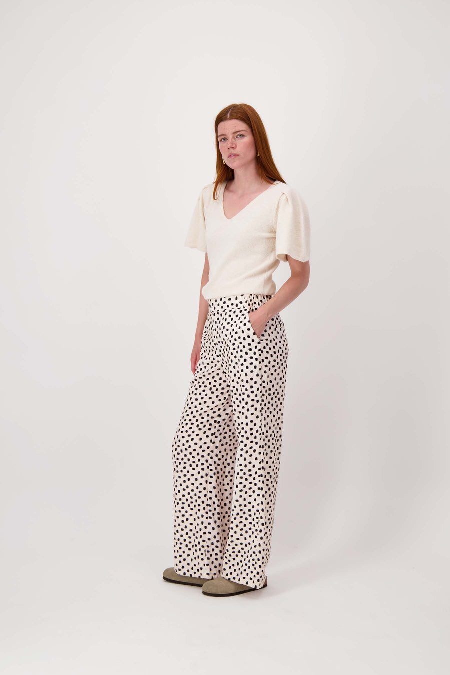 wide-leg pants with dot print | off-white / black