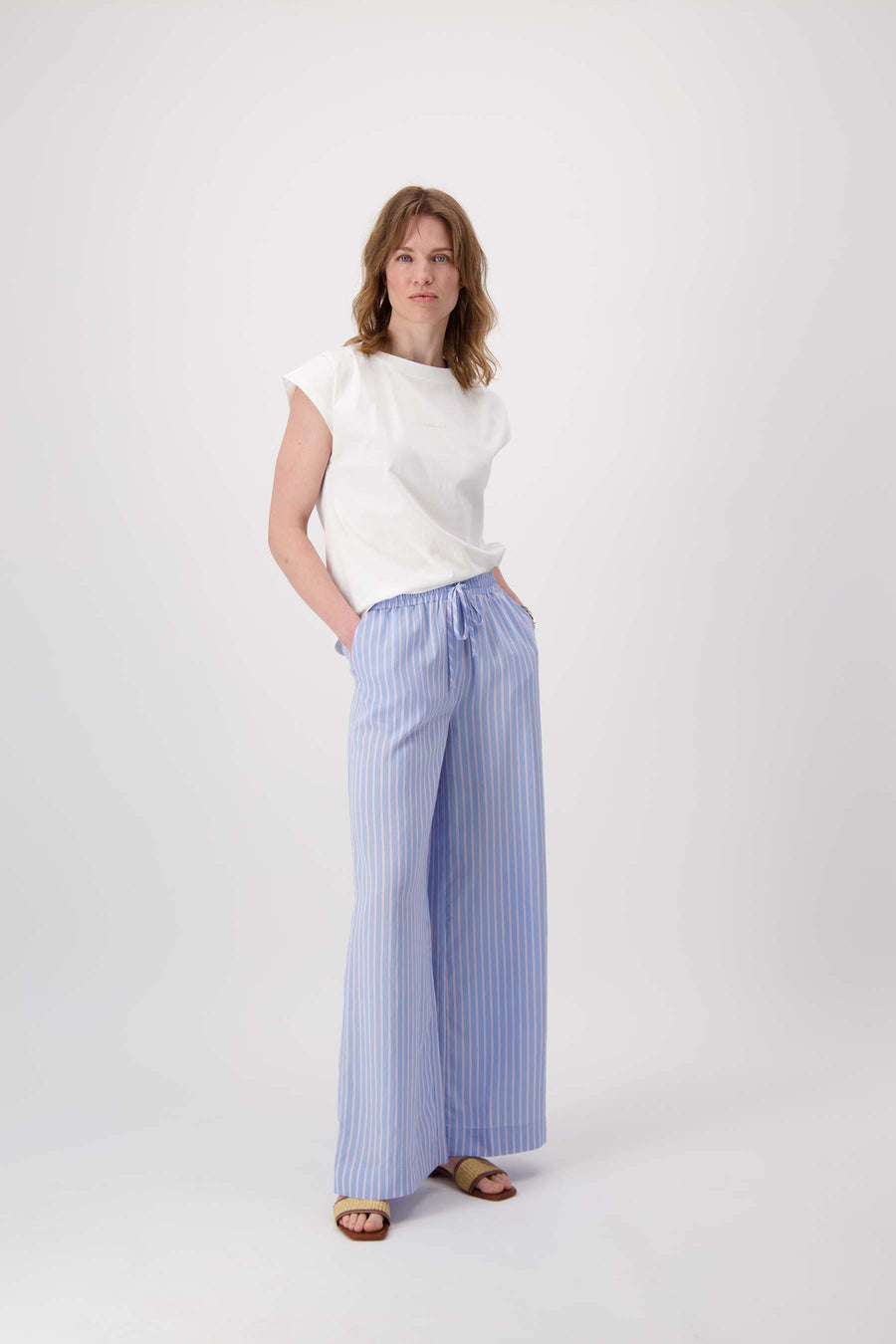 striped pants | blue / white