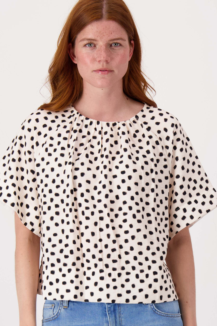 raglan top with polka dot print | off-white / black
