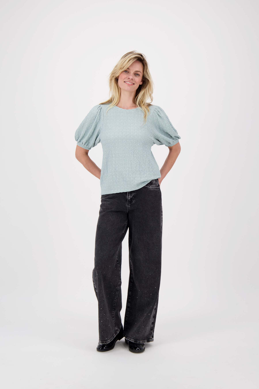 puff sleeve top in crinkle fabric | grayish blue