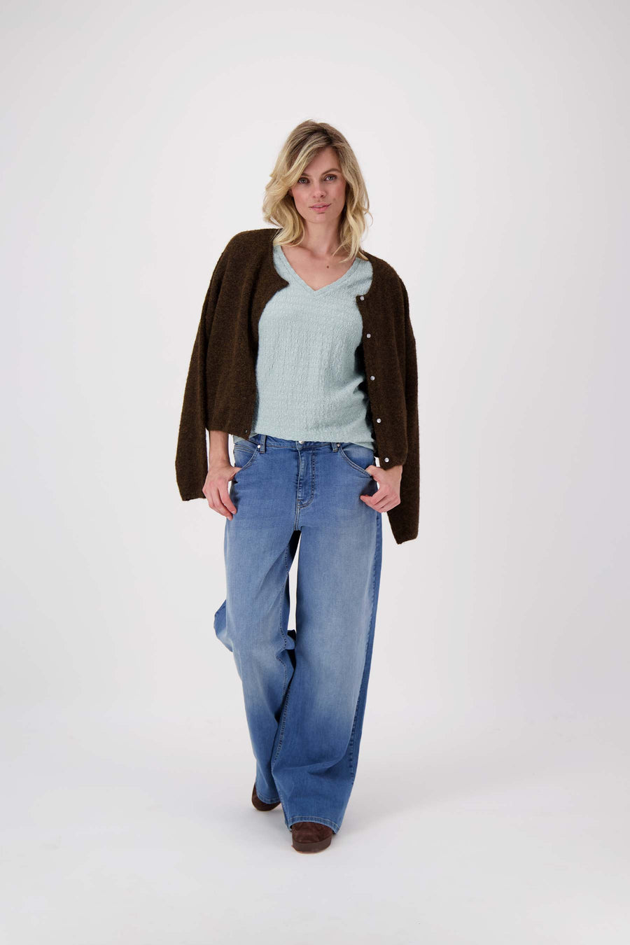 V neck top in crinkle fabric | grayish blue