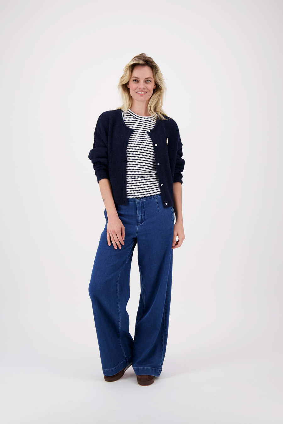 singlet with stripe in textured material | off white / navy