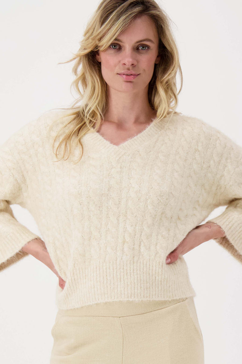 V-neck sweater with cable knit | kit