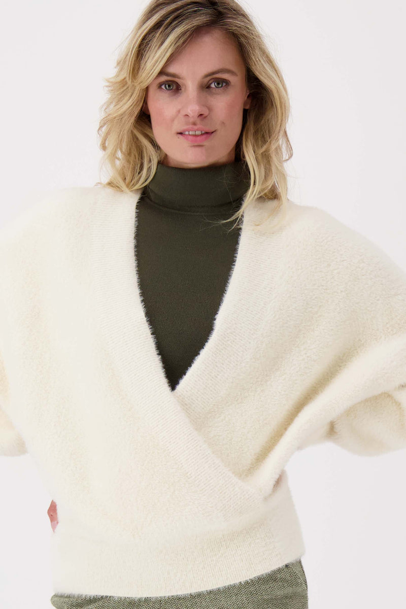 wrap sweater in fluffy yarn | off white