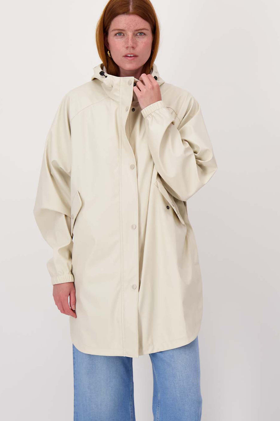 water-repellent cape coat | kit