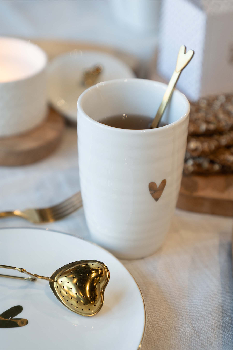 tea mug L gold heart white | white
