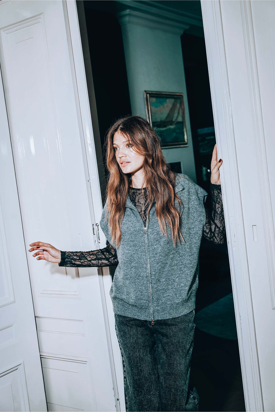 zippered sleeveless cardigan | anthracite gray